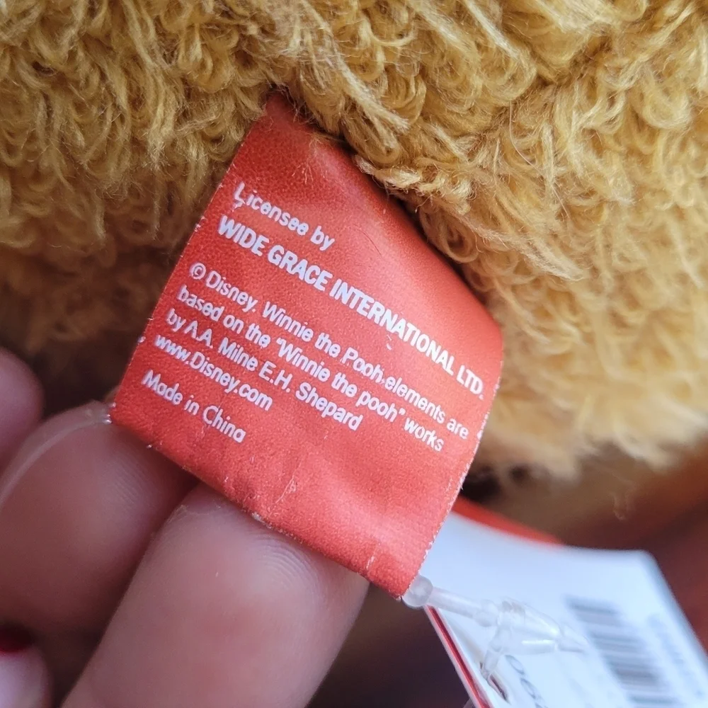 Adorable! Disney Winnie-The-Pooh Bear Plush Toy Holding a Red Ball 10.5